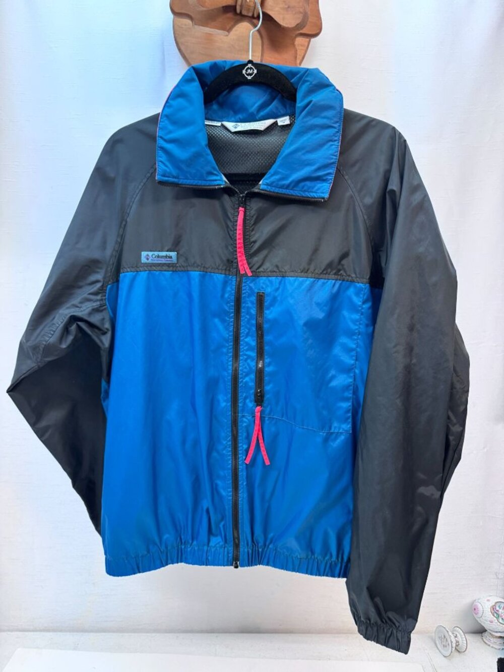 Mens Columbia Wind Breaker Jacket with hood Medium